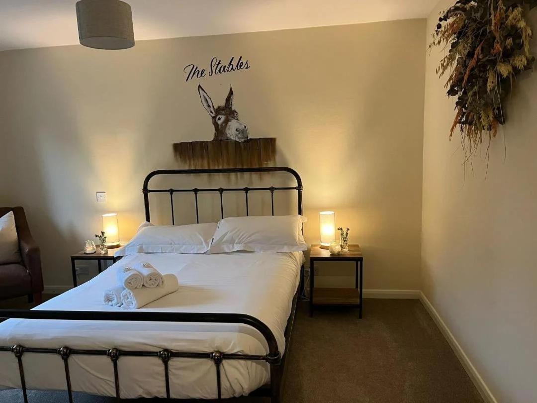 Youlgreave Farmyard Inn מראה חיצוני תמונה